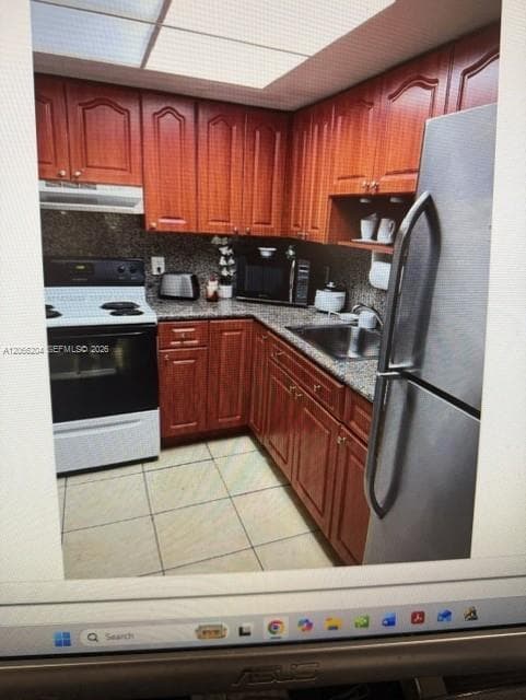 LAKE PLACID CONDO · #E17 in Miami Lakes - Photo 7