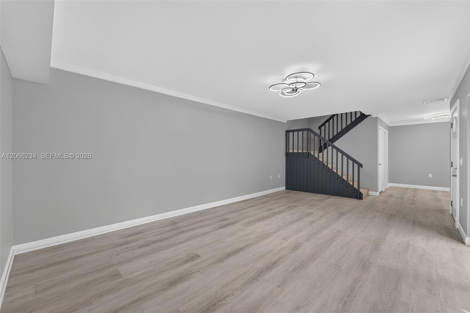 151 Heritage Way photo 4