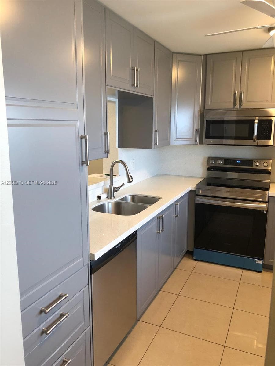 MEADOWBROOK TOWERS CONDO · #707 in Hallandale Beach - Photo 3