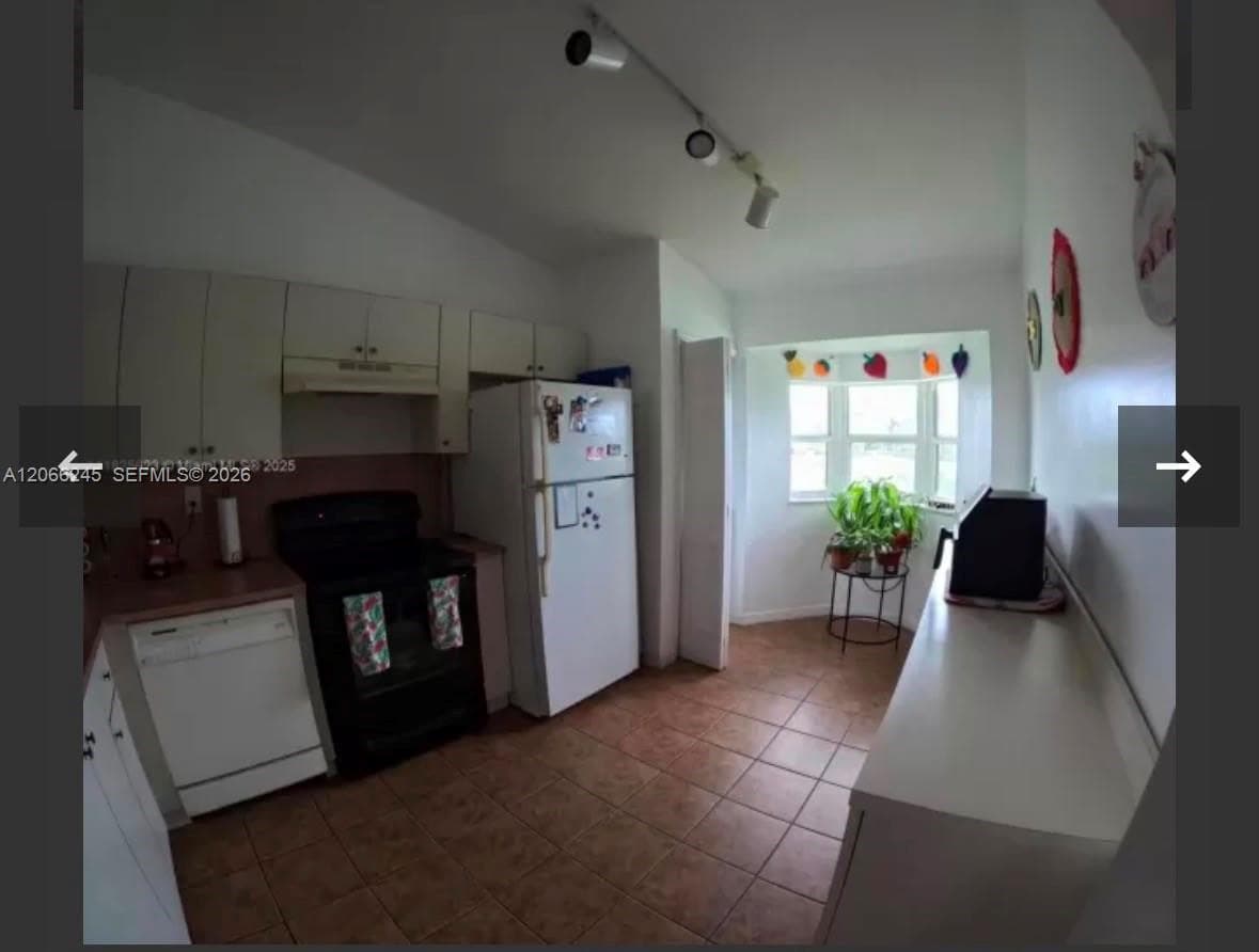 985 NE 34th Ave #203 photo 2
