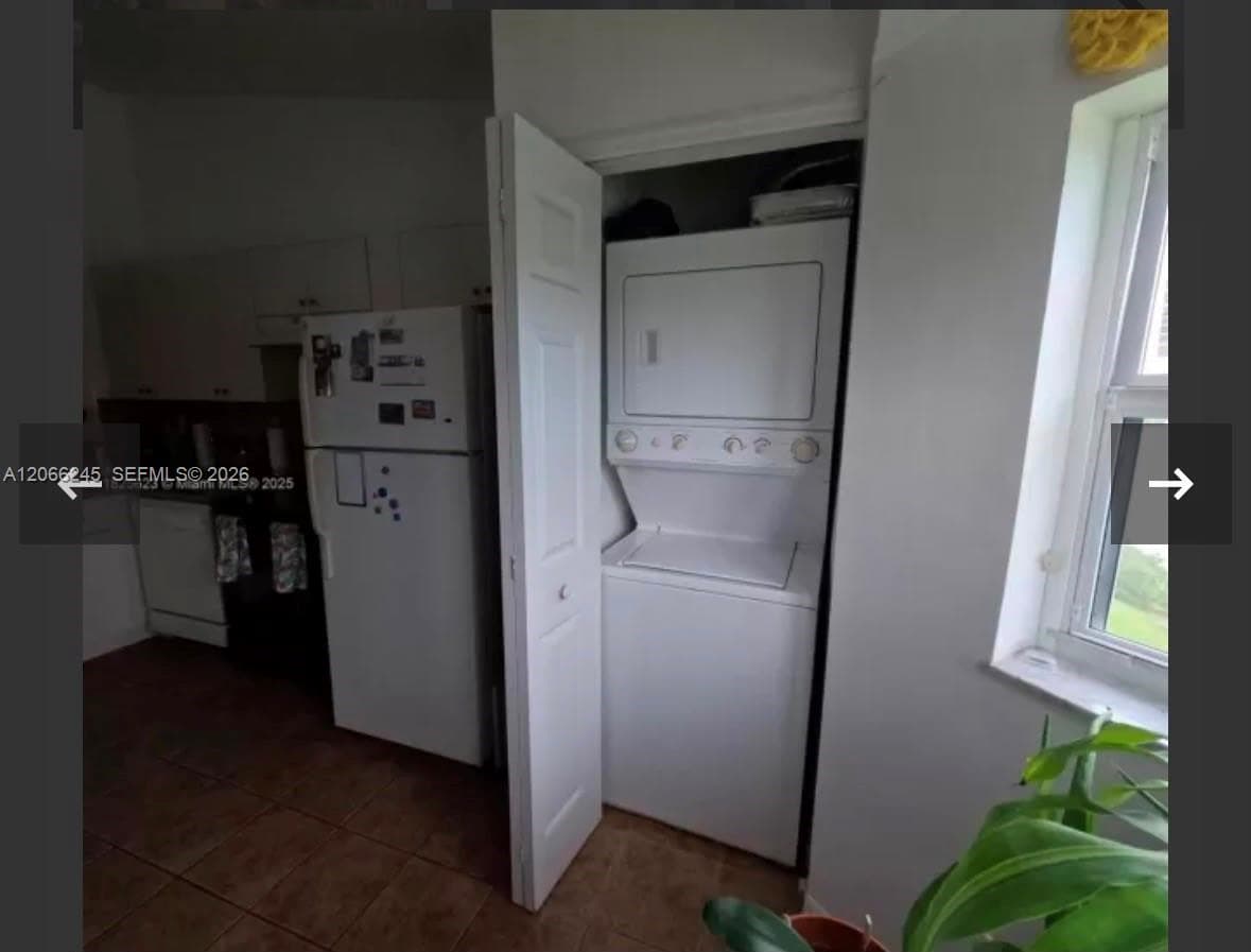 985 NE 34th Ave #203 photo 5