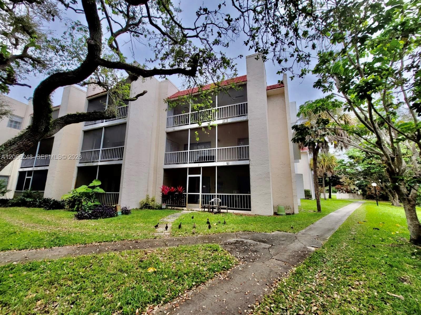 SPANISH OAKS CONDO · #11 in Boca Raton - Photo 27