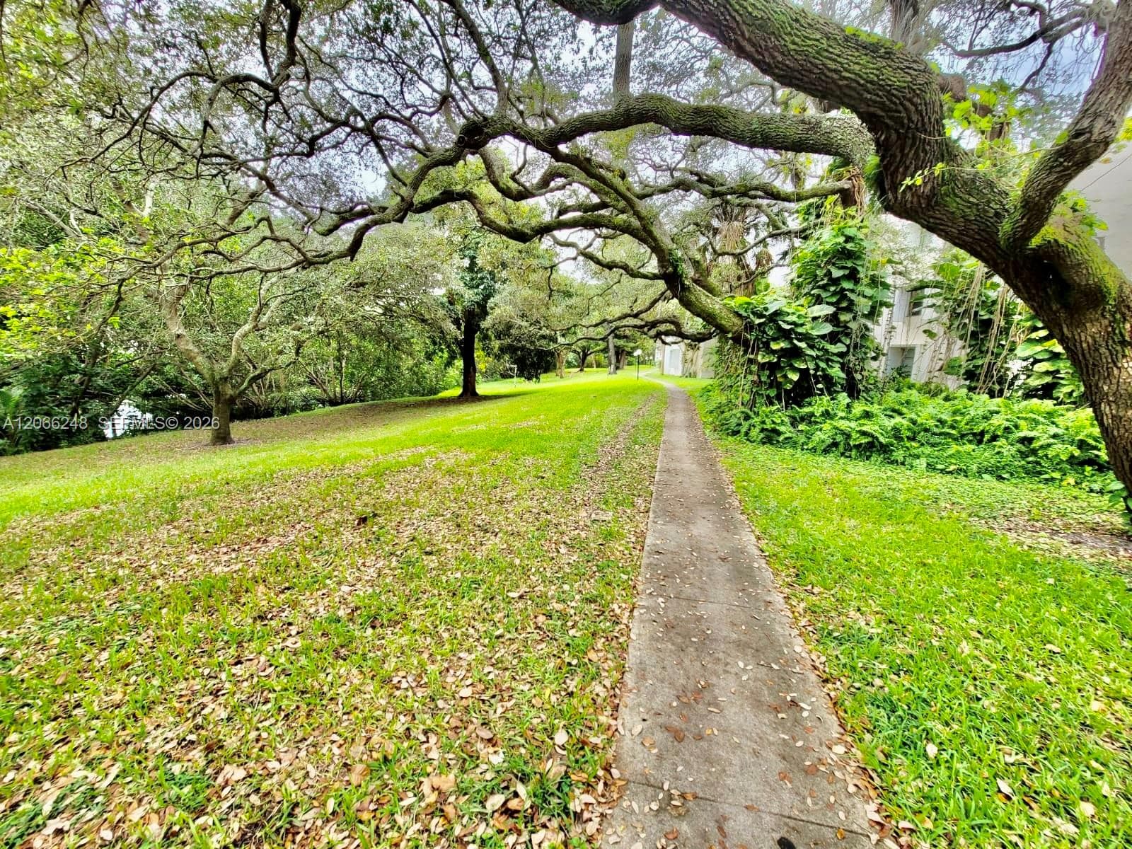 SPANISH OAKS CONDO · #11 in Boca Raton - Photo 31