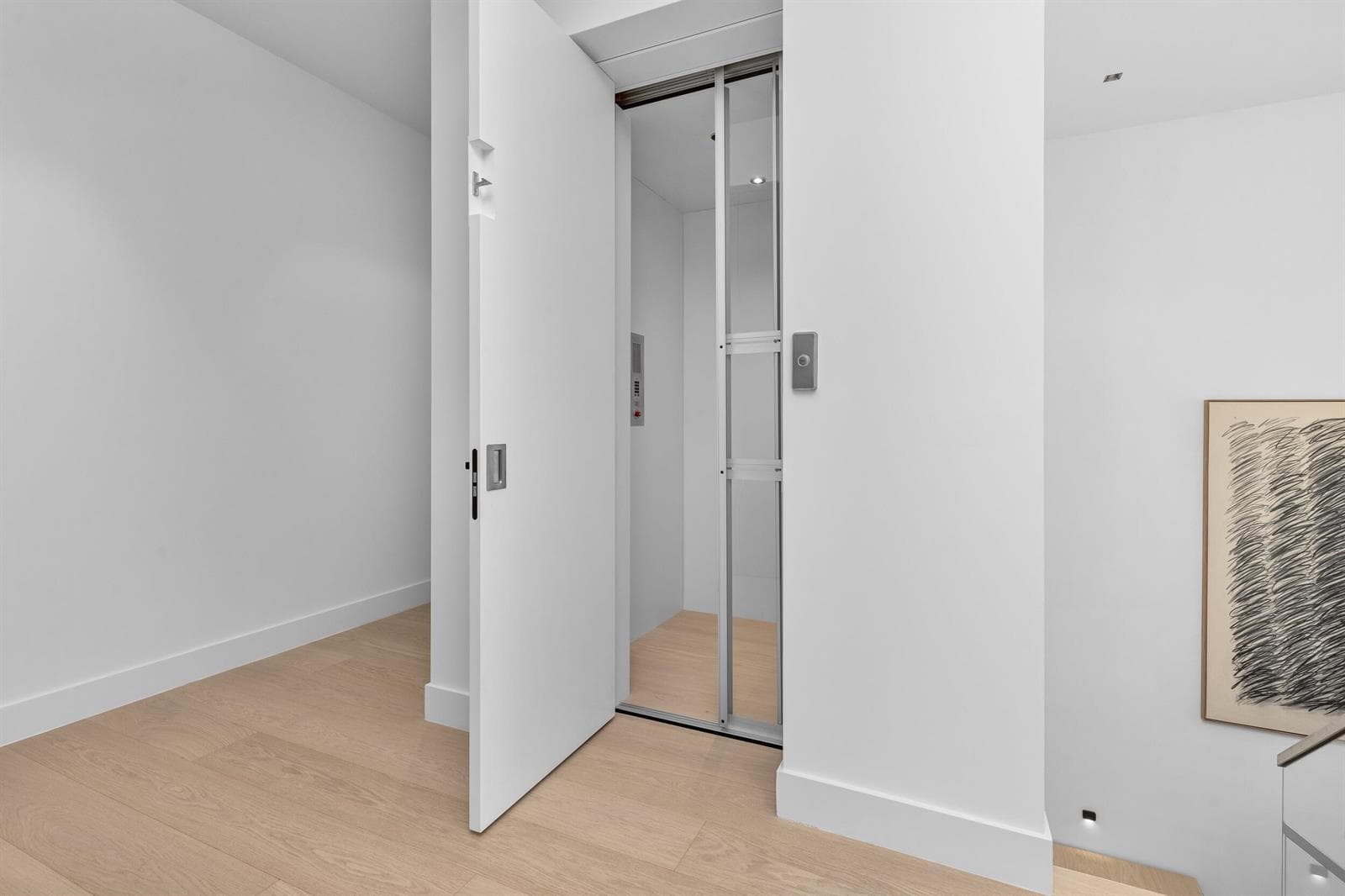 Elevator 1