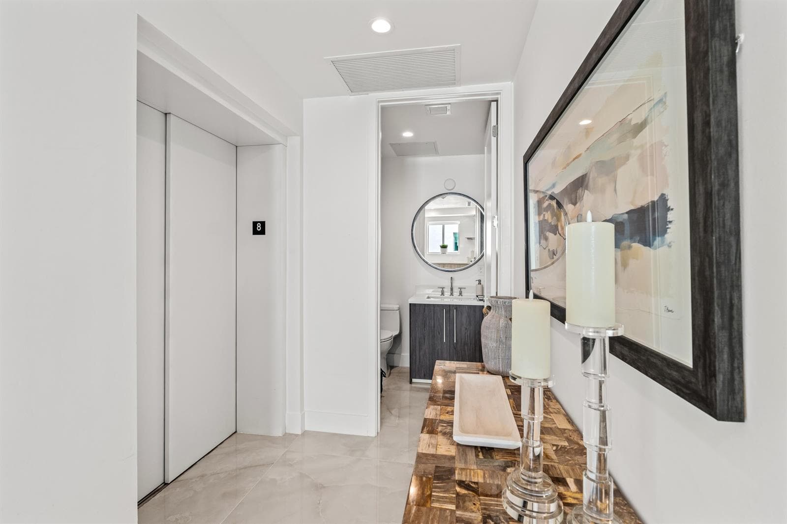 FOYER
