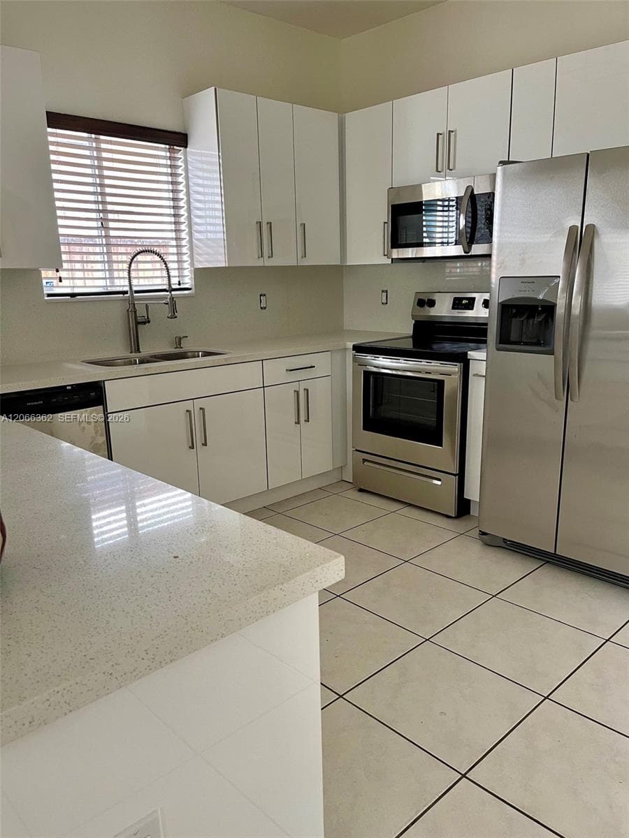 16263 SW 55th Ter photo 2