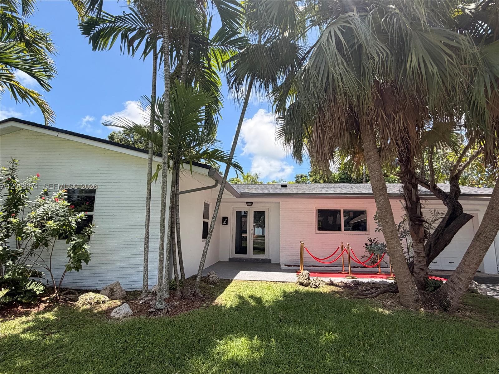 9934 SW 195th St photo 2