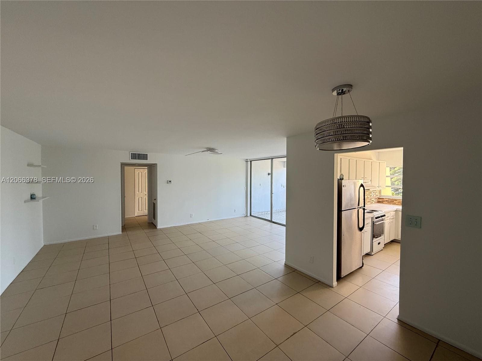 Lake Park Condominium · #4K in Miami - Photo 2