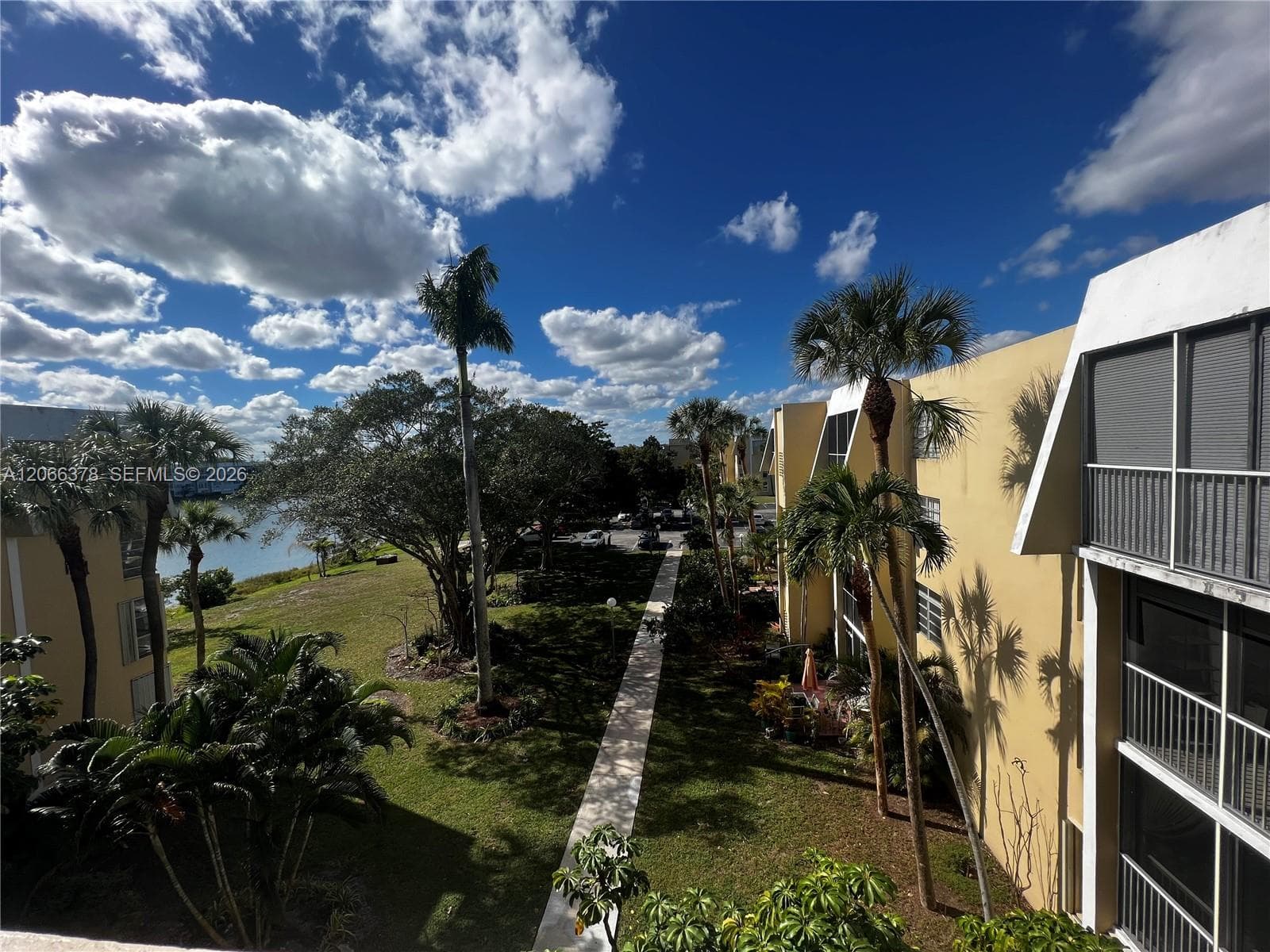 Lake Park Condominium · #4K in Miami - Photo 11