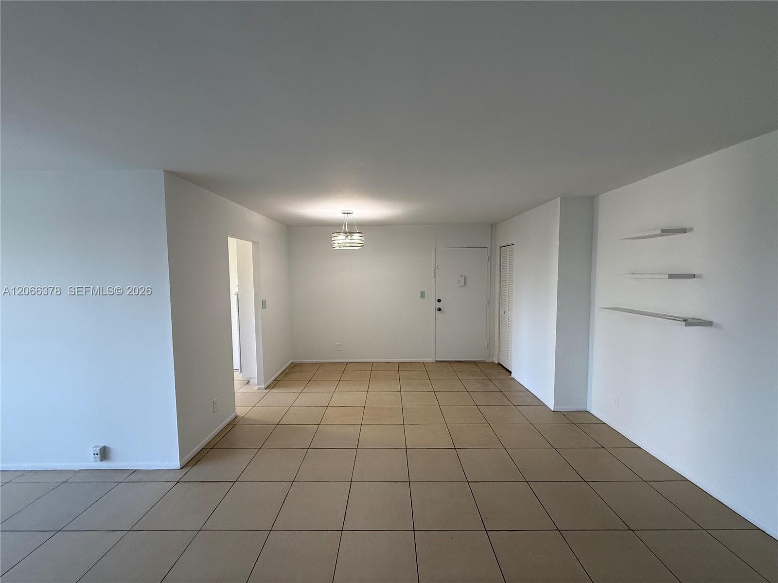 Lake Park Condominium · #4K in Miami - Photo 4
