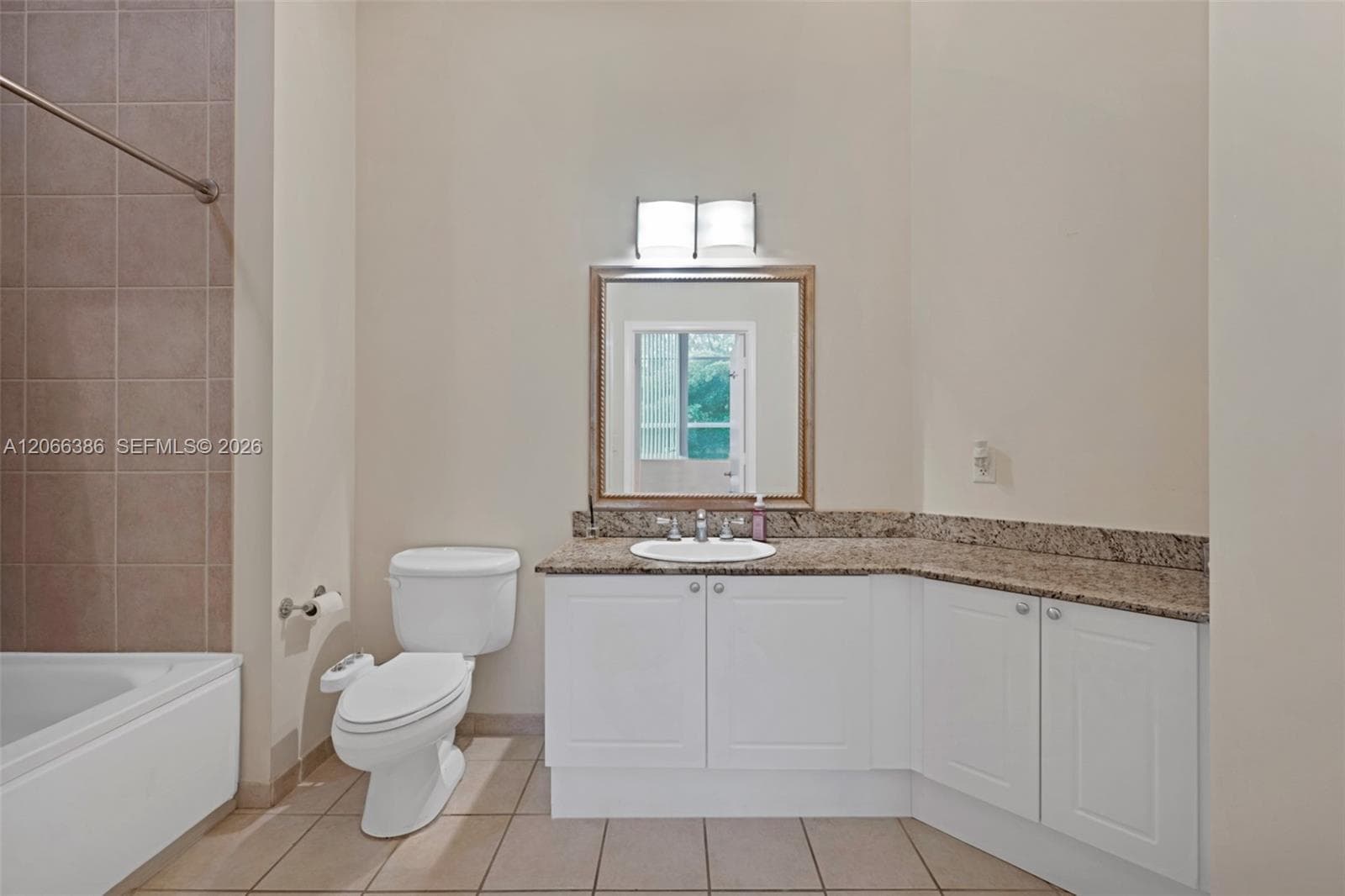 TURNBERRY ON THE GREEN CO · #208 in Aventura - Photo 12