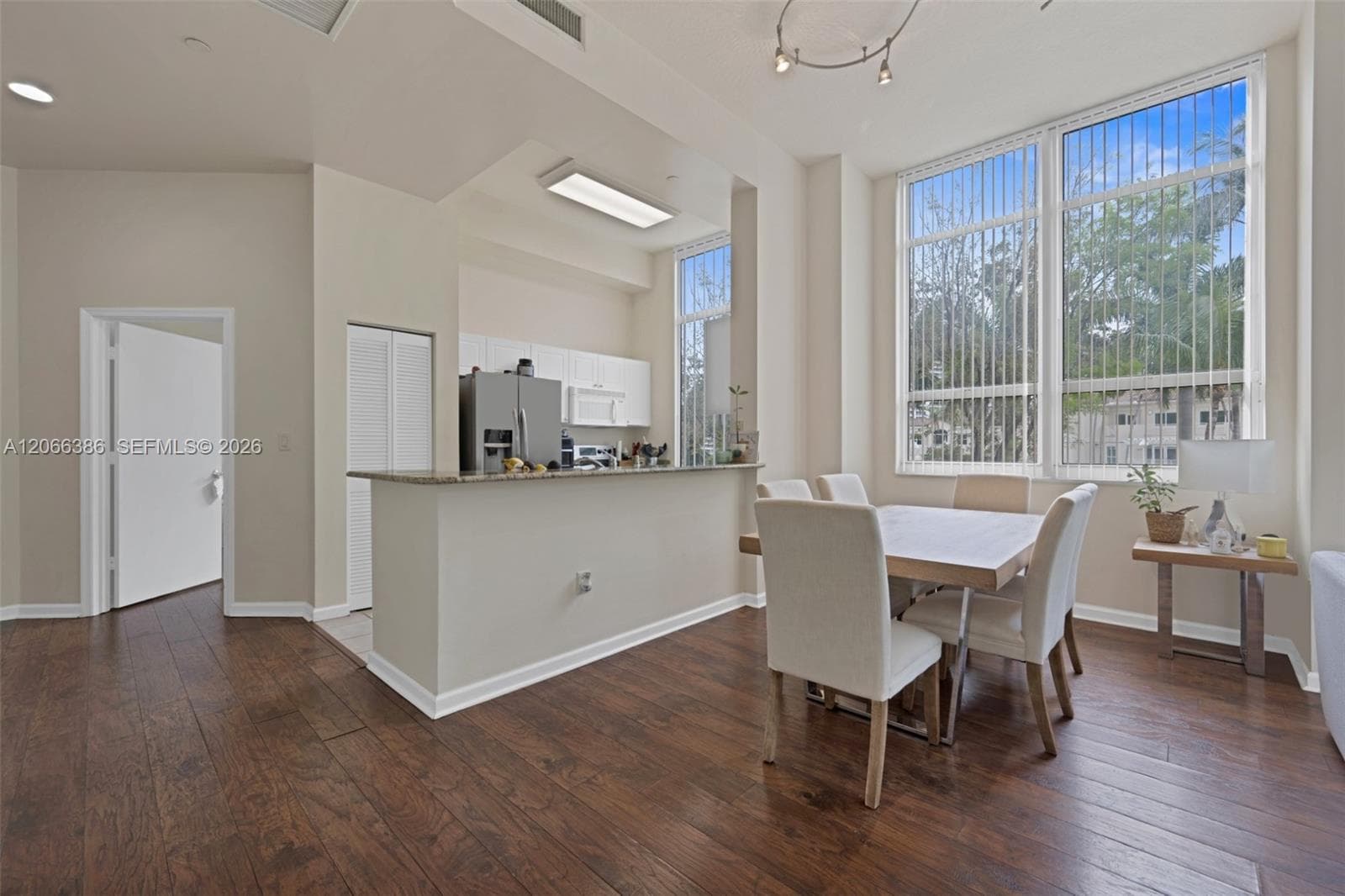 TURNBERRY ON THE GREEN CO · #208 in Aventura - Photo 3