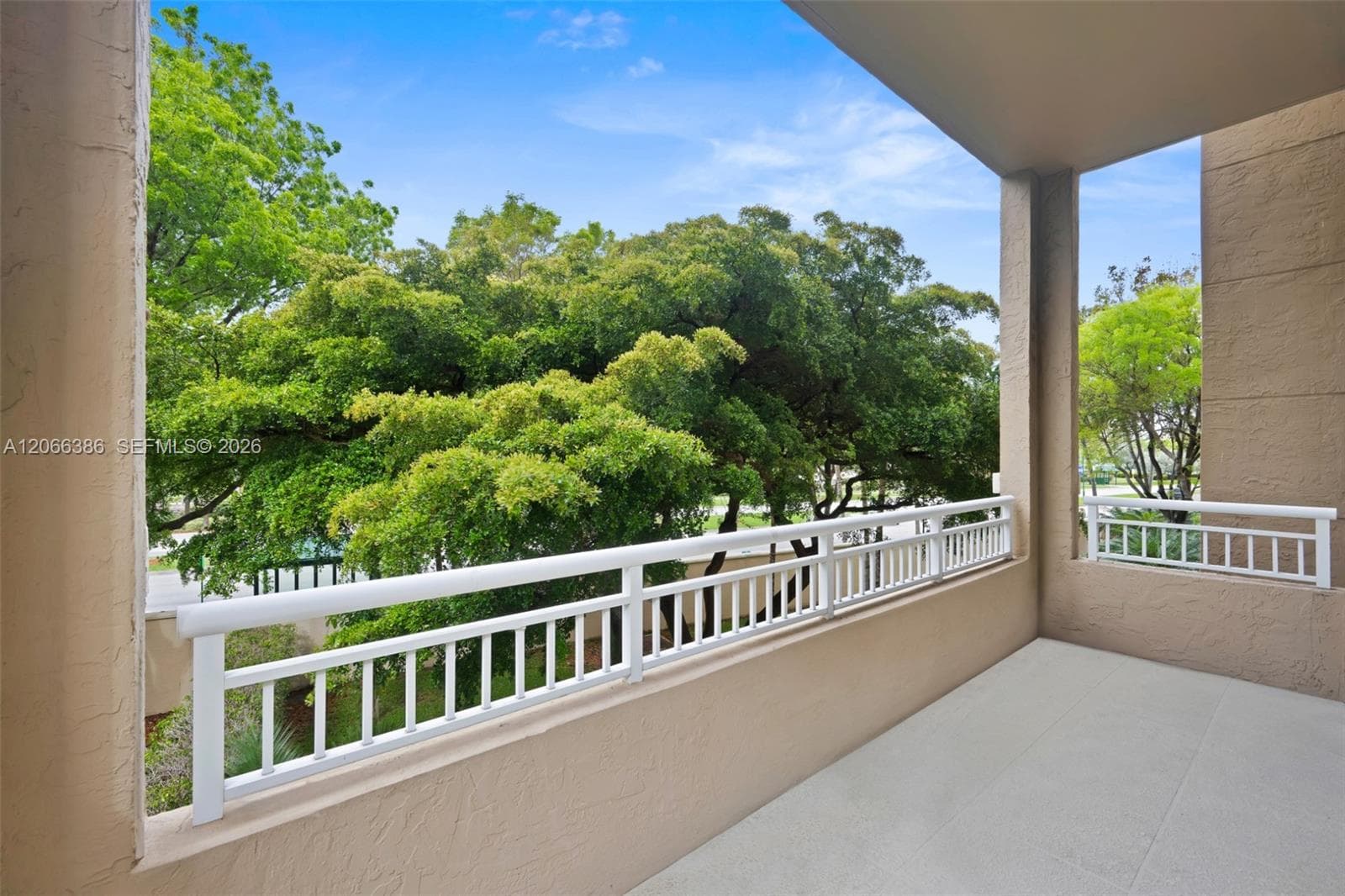 TURNBERRY ON THE GREEN CO · #208 in Aventura - Photo 14