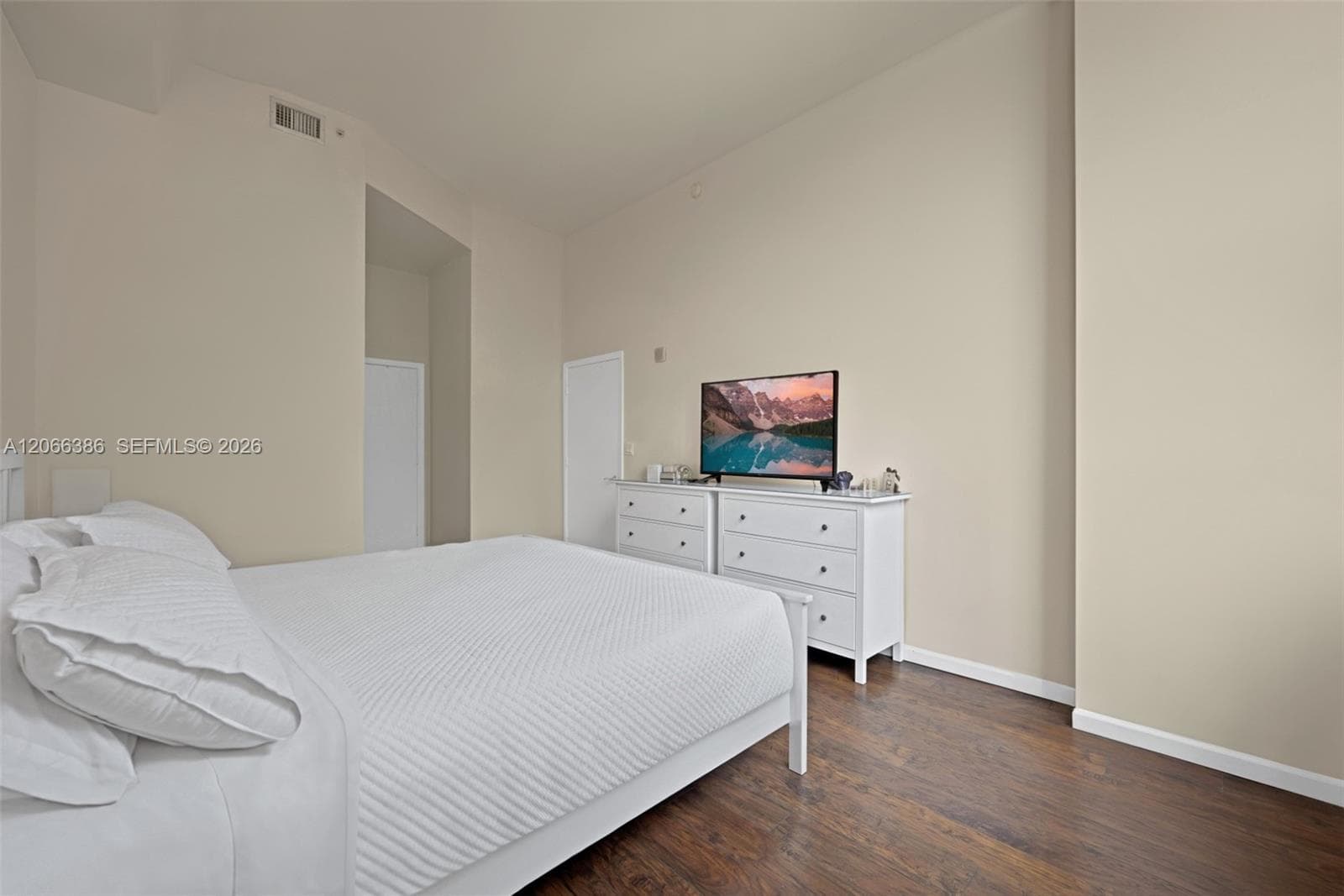 TURNBERRY ON THE GREEN CO · #208 in Aventura - Photo 11