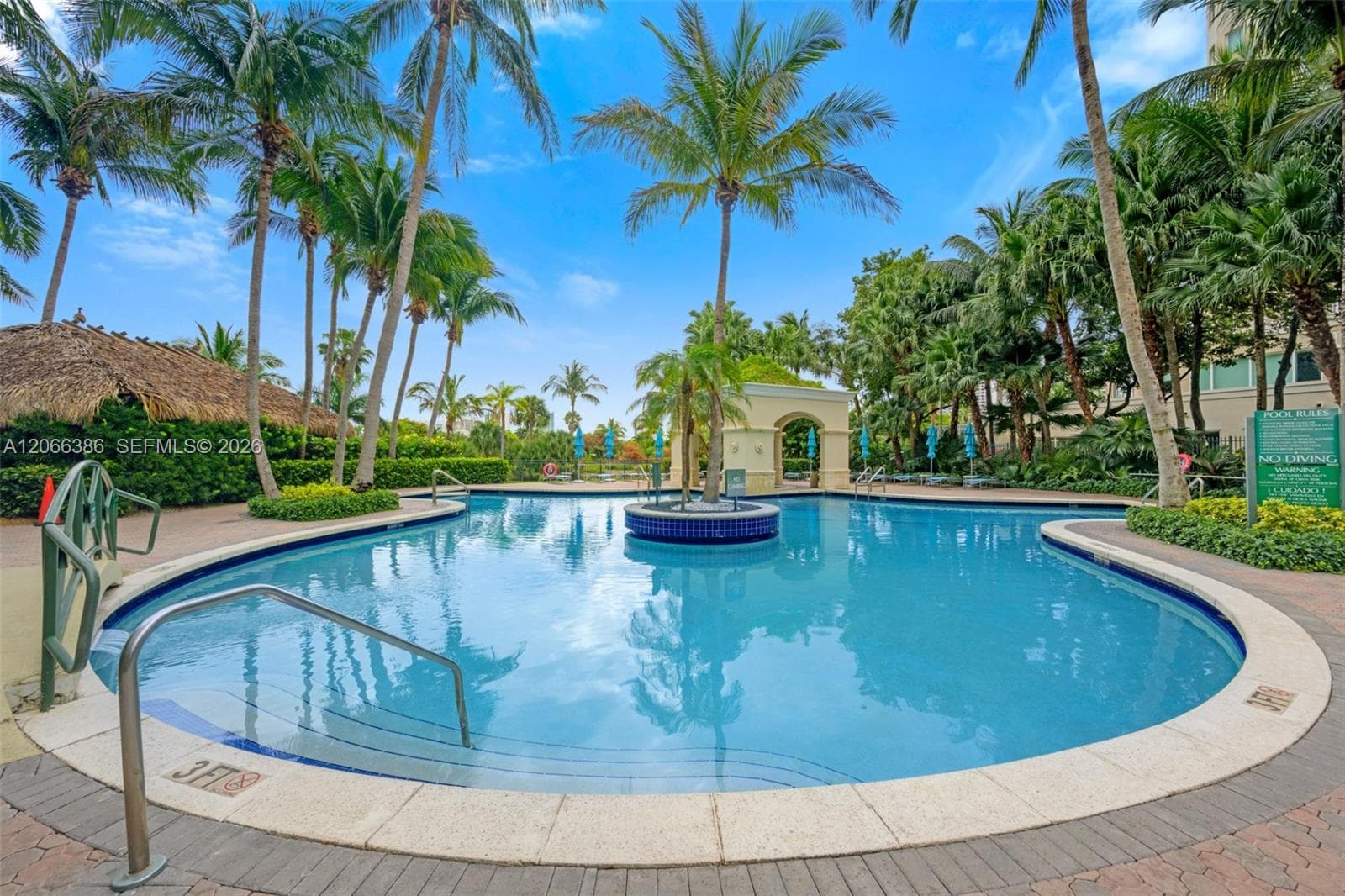 TURNBERRY ON THE GREEN CO · #208 in Aventura - Photo 19