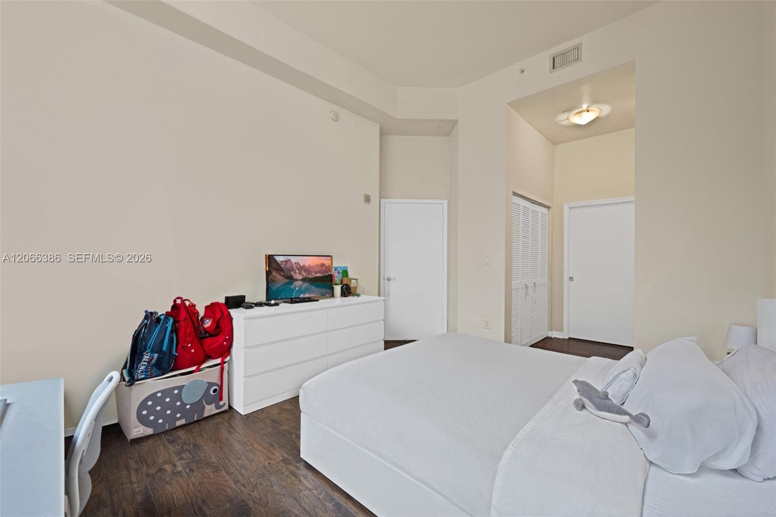 TURNBERRY ON THE GREEN CO · #208 in Aventura - Photo 8