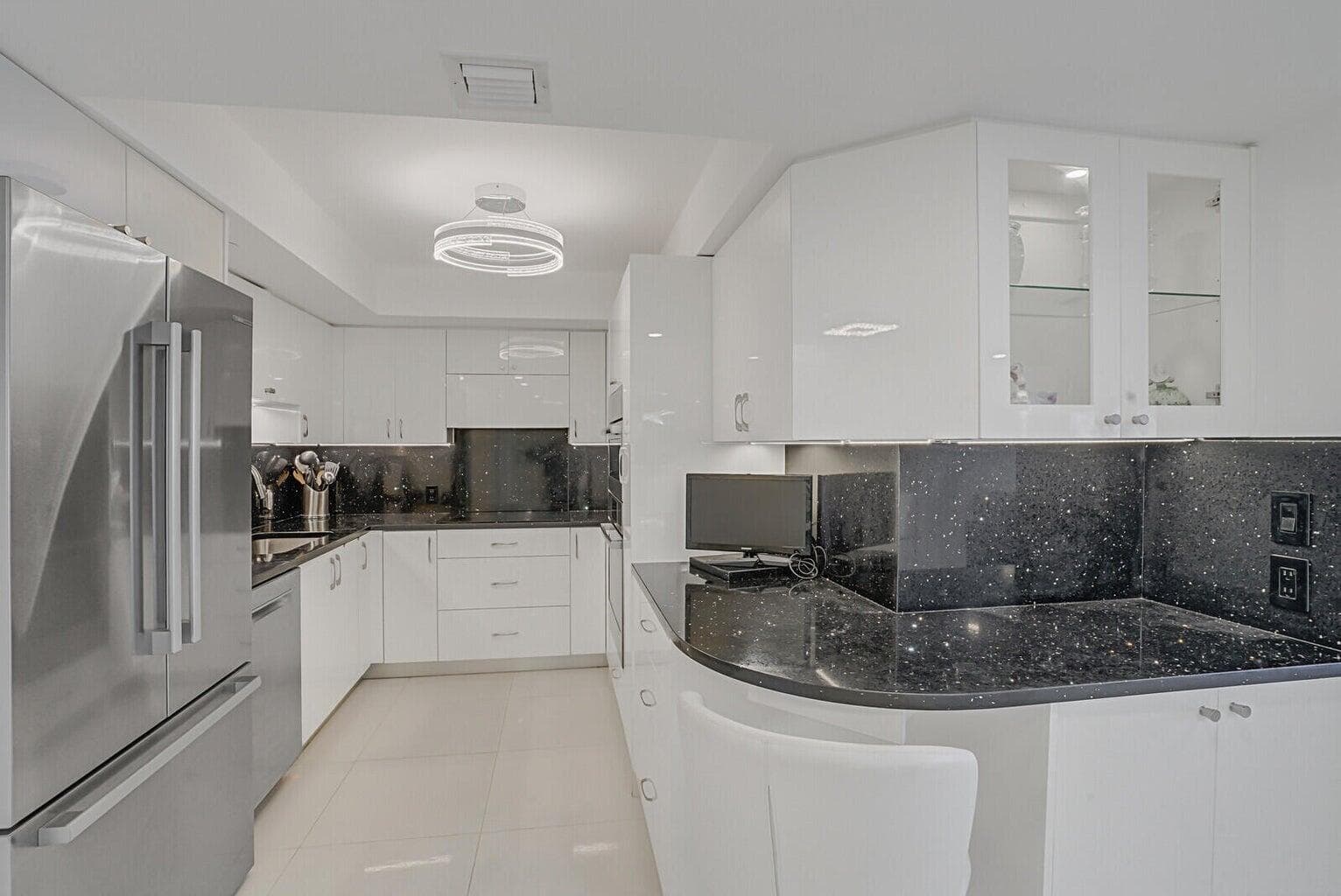 Open Kitchen