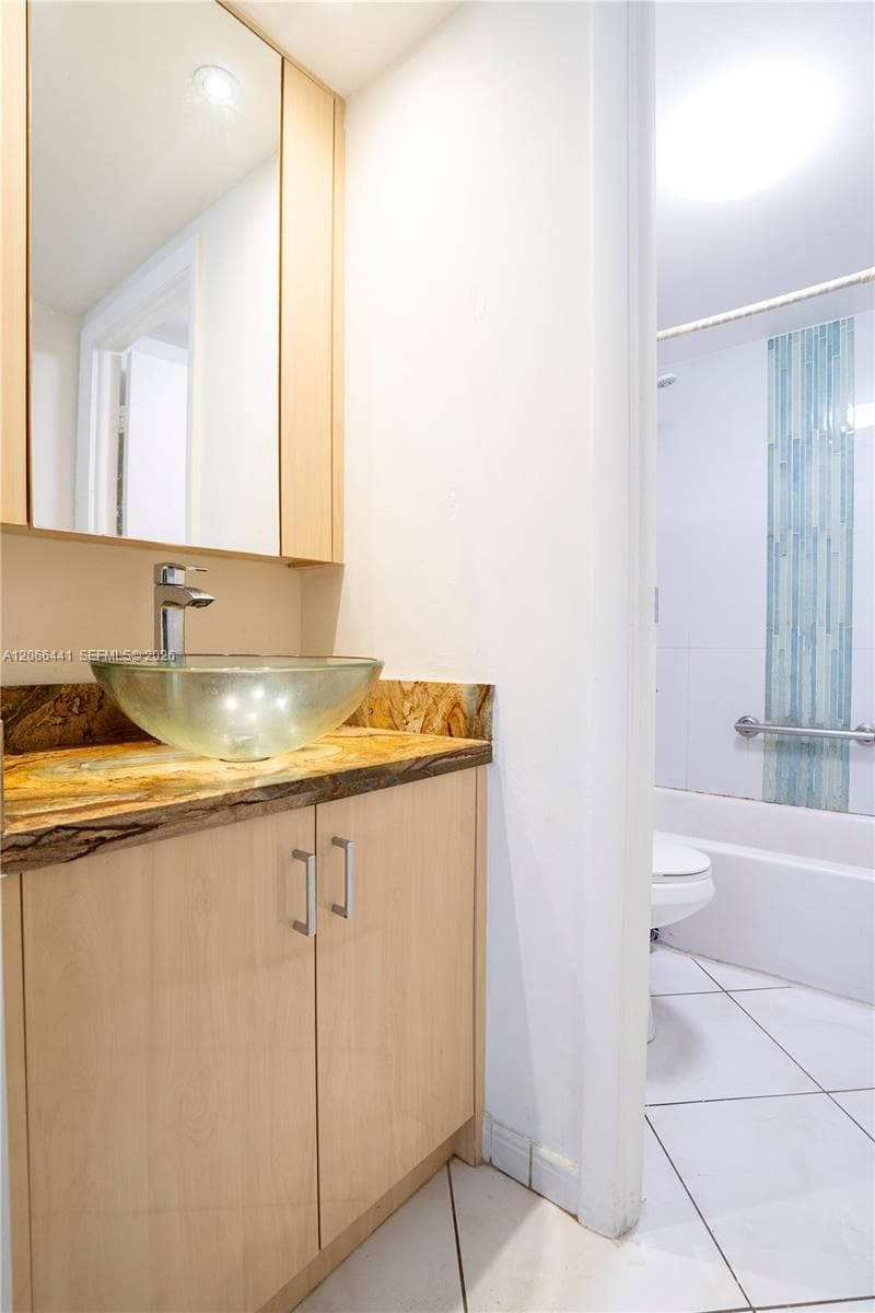 OLYMPUS CONDO PHASE · #1416 in Hallandale Beach - Photo 6