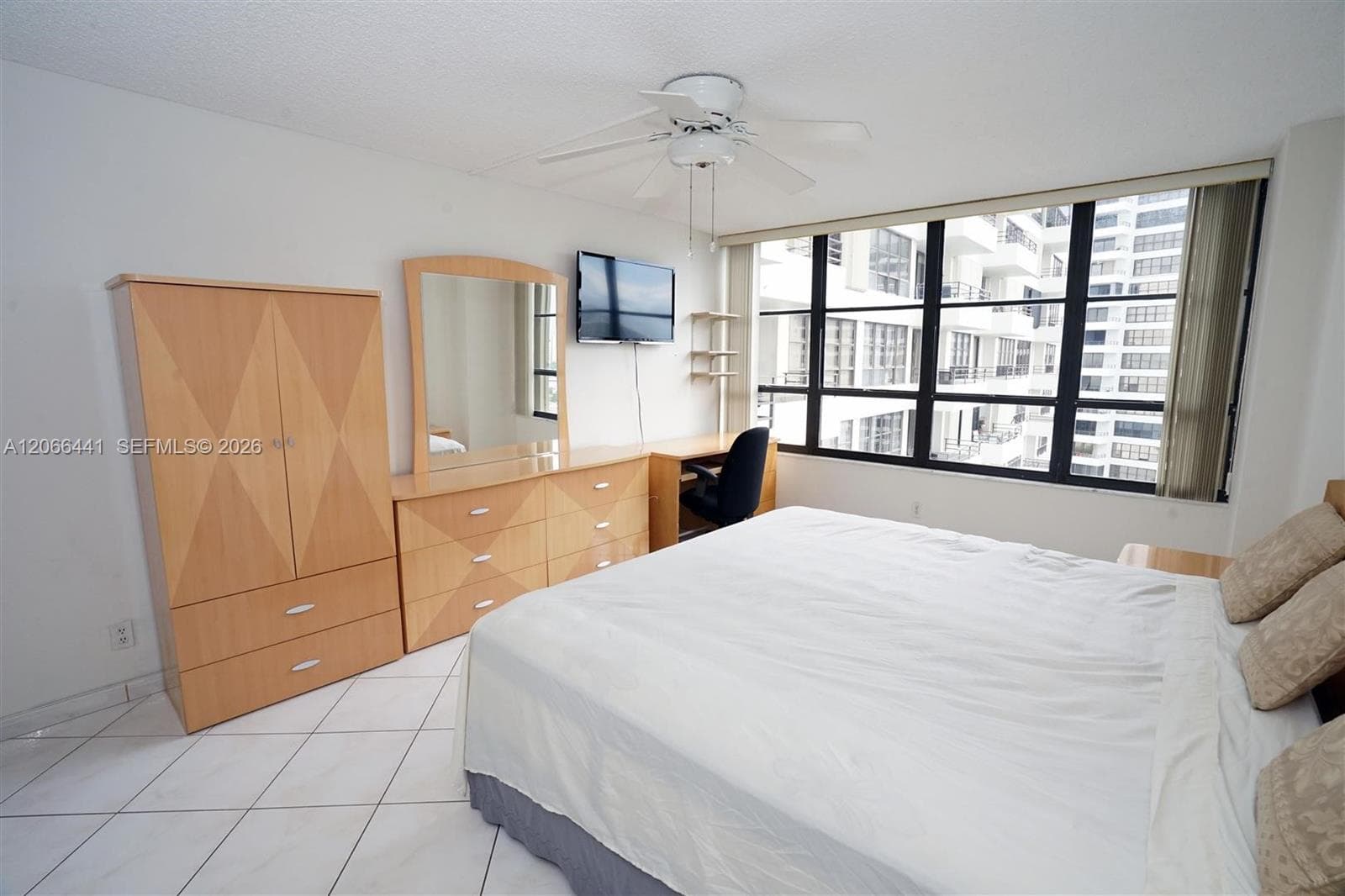 OLYMPUS CONDO PHASE · #1416 in Hallandale Beach - Photo 4