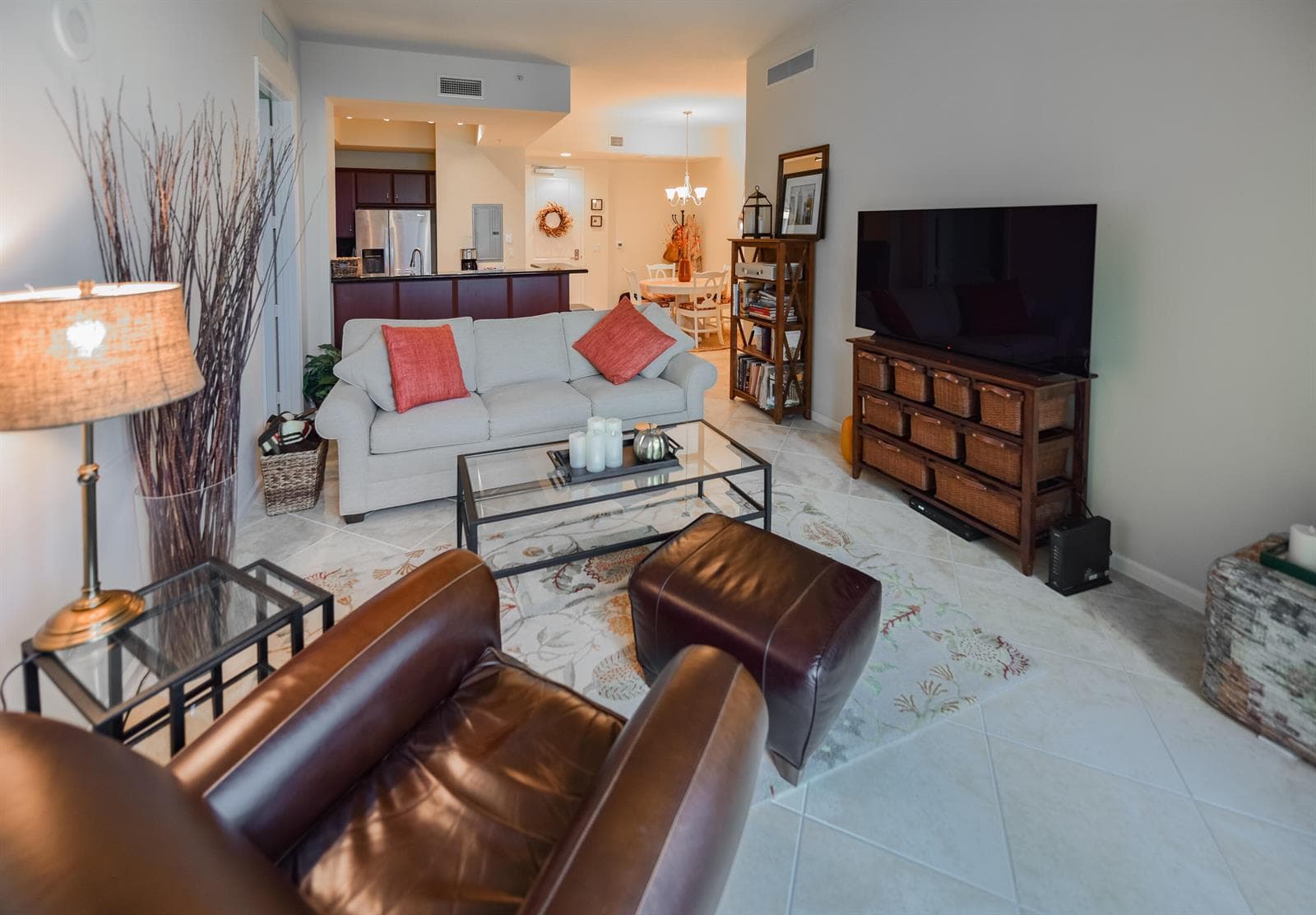 403 S Sapodilla Ave_#817_Nancy Stamataki