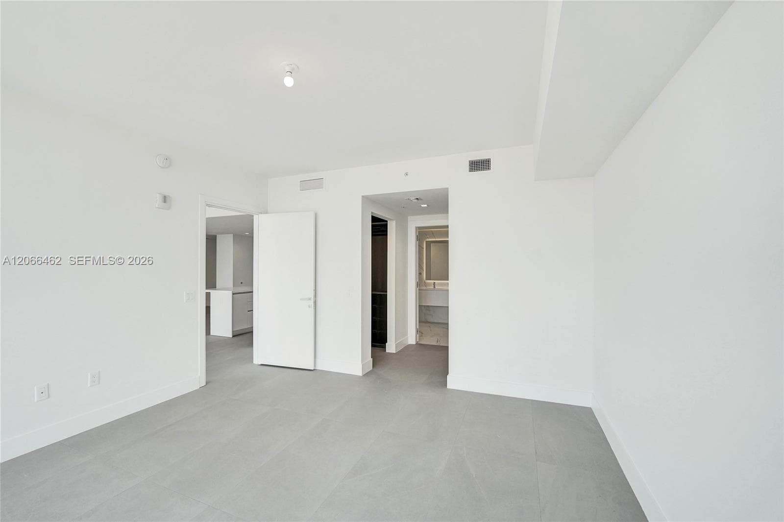 HALLANDALE OASIS 2019 LLC · #1111 in Hallandale Beach - Photo 23