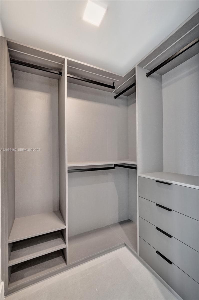 HALLANDALE OASIS 2019 LLC · #1111 in Hallandale Beach - Photo 28