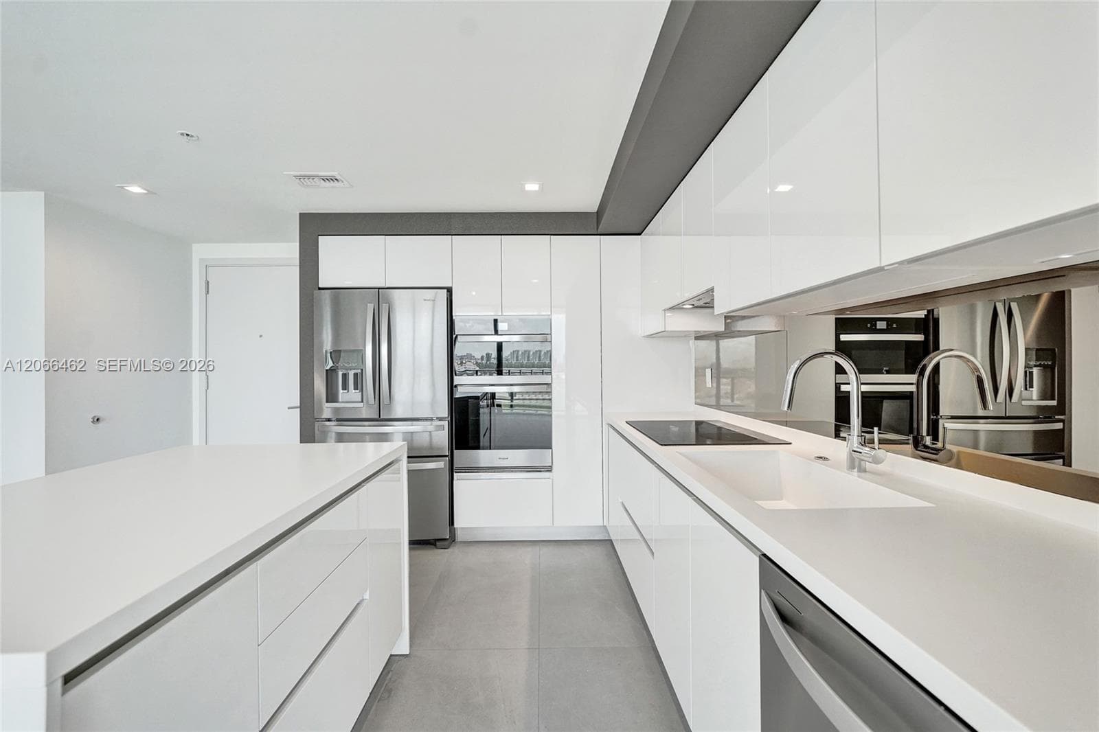 HALLANDALE OASIS 2019 LLC · #1111 in Hallandale Beach - Photo 11