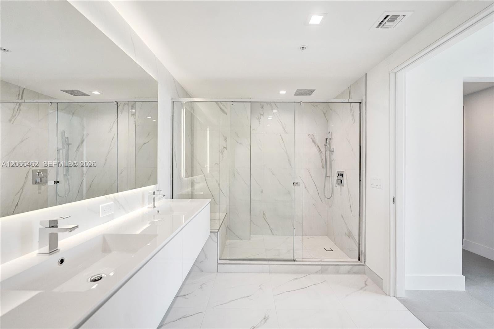 HALLANDALE OASIS 2019 LLC · #1111 in Hallandale Beach - Photo 31