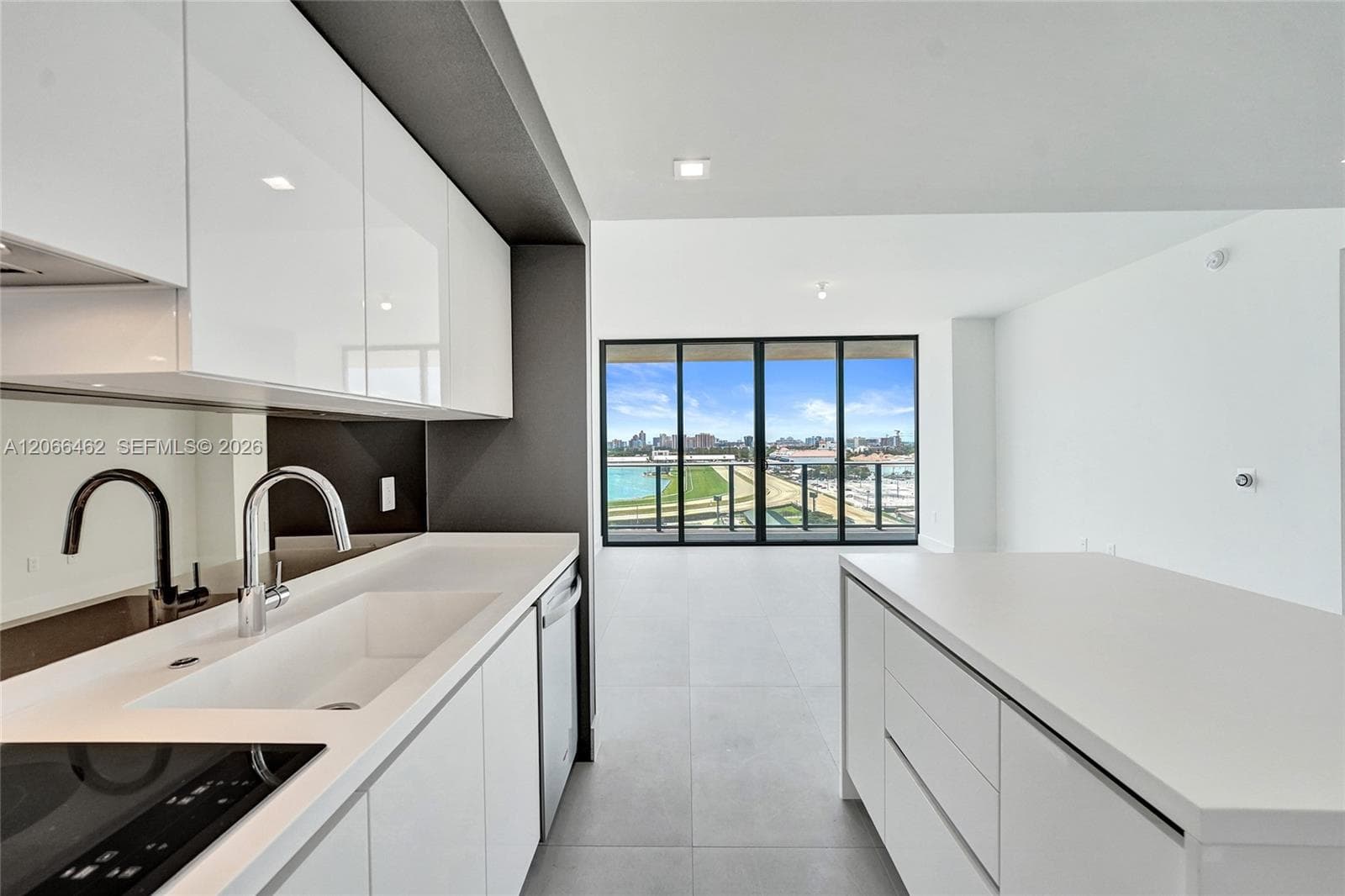 HALLANDALE OASIS 2019 LLC · #1111 in Hallandale Beach - Photo 4
