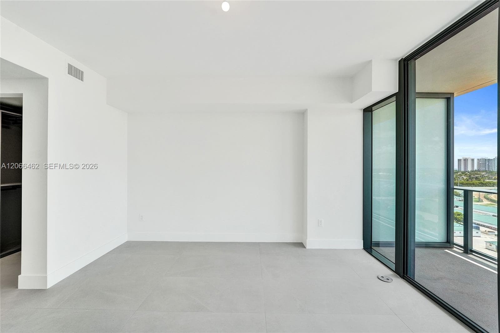 HALLANDALE OASIS 2019 LLC · #1111 in Hallandale Beach - Photo 25
