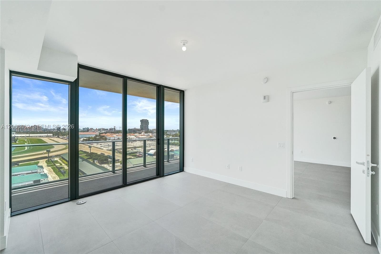 HALLANDALE OASIS 2019 LLC · #1111 in Hallandale Beach - Photo 21