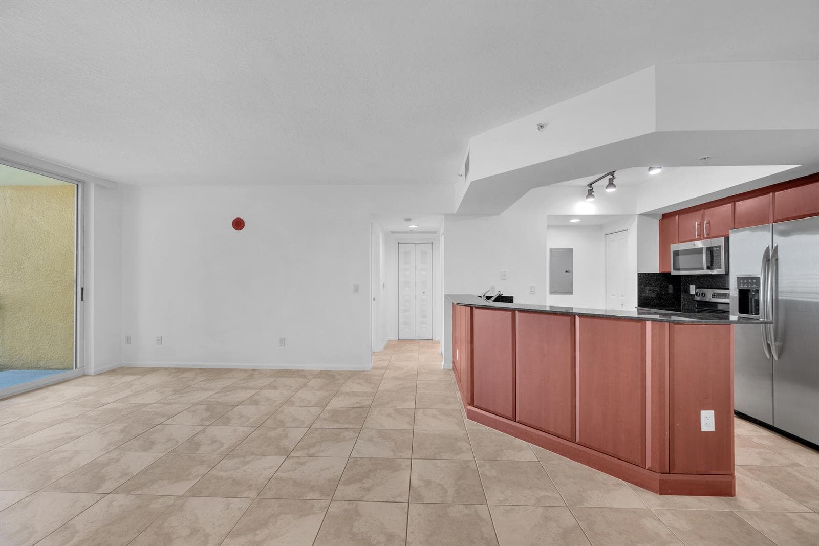 18 - 403 S Sapodilla 612
