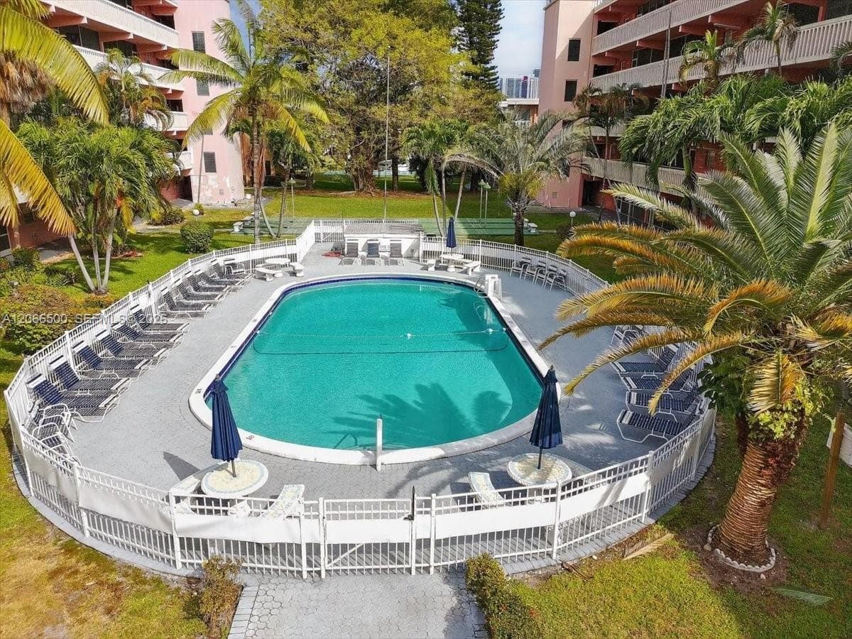 El Dorado Plaza West · #11D in Hallandale Beach - Photo 18