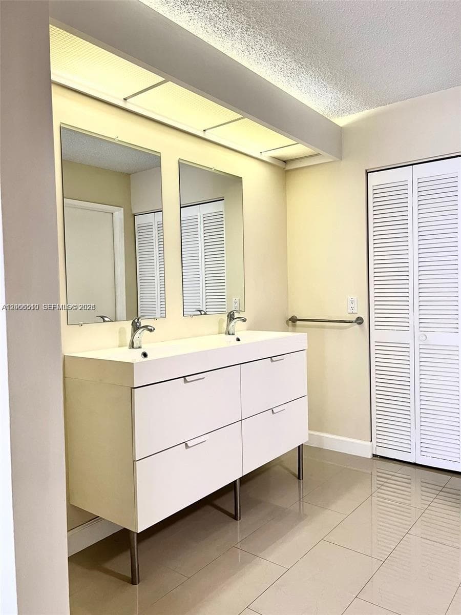 KENLAND BEND NORTH CONDO · #I303 in Miami - Photo 13