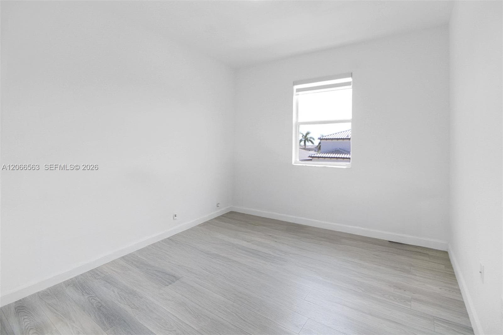 879 SE 26th Ter photo 22