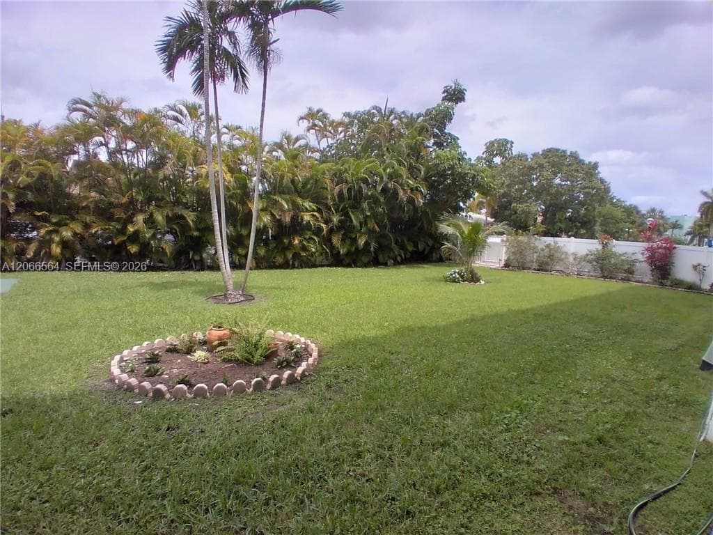 HALLANDALE GARDENS CONDO · #415 in Hallandale Beach - Photo 22