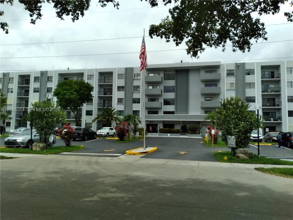 HALLANDALE GARDENS CONDO · #415 in Hallandale Beach - Photo 19