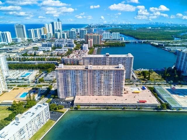 WINSTON TOWERS 200 · #706 in Sunny Isles Beach - Photo 37