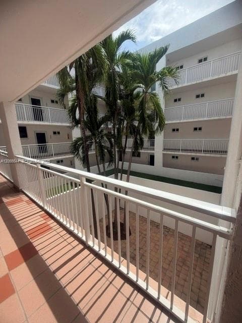 WEST BAY GARDENS CONDO · #303 in Miami Beach - Photo 17