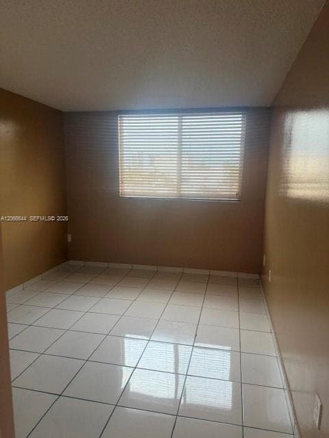 WEST BAY GARDENS CONDO · #303 in Miami Beach - Photo 12