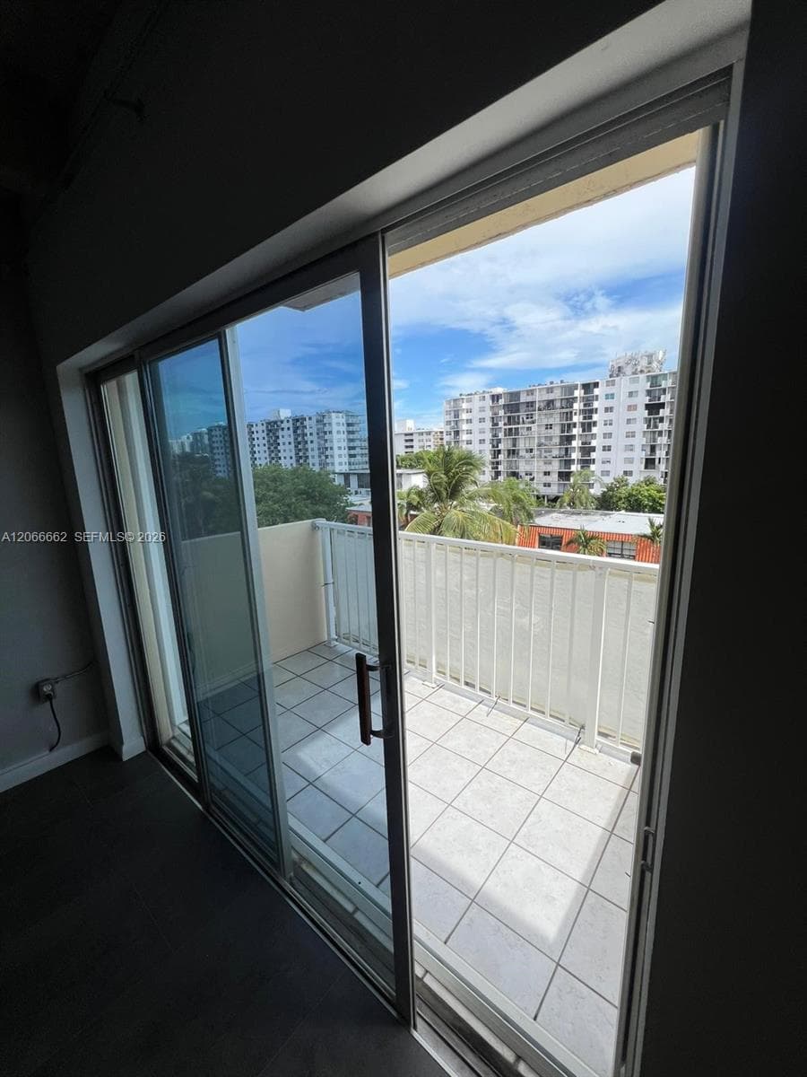 LaCanadien · #507 in North Miami Beach - Photo 11