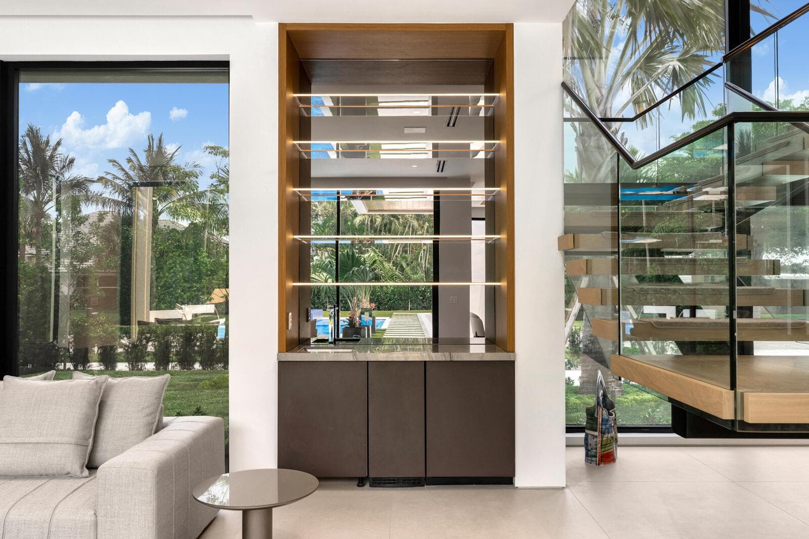 LG101348-MLS
