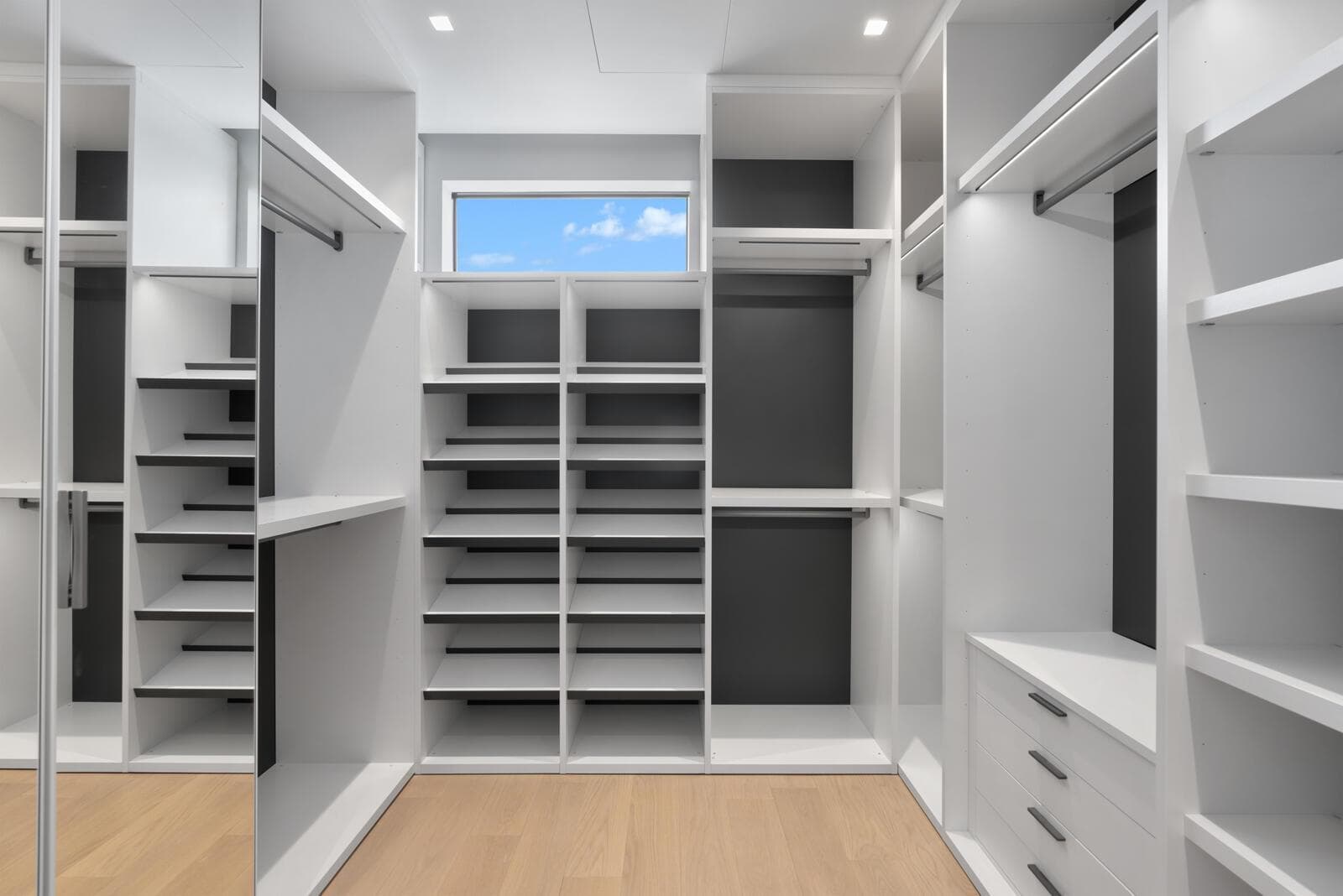 LG100835-MLS