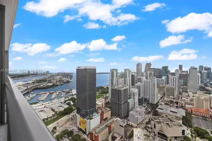 Gale Hotel & Residences (Natiivo) · #PH-4912 in Miami - Photo 22