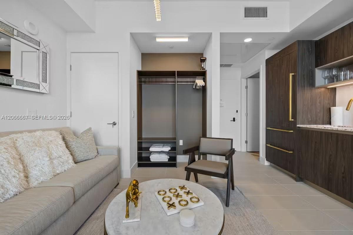 Gale Hotel & Residences (Natiivo) · #PH-4912 in Miami - Photo 9
