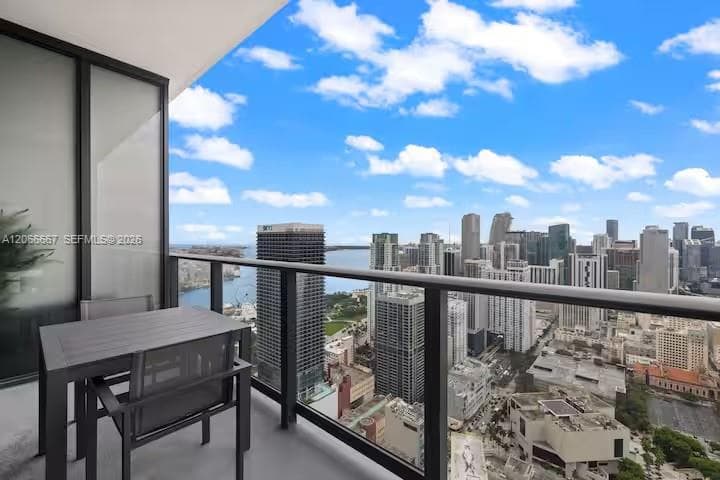 Gale Hotel & Residences (Natiivo) · #PH-4912 in Miami - Photo 24
