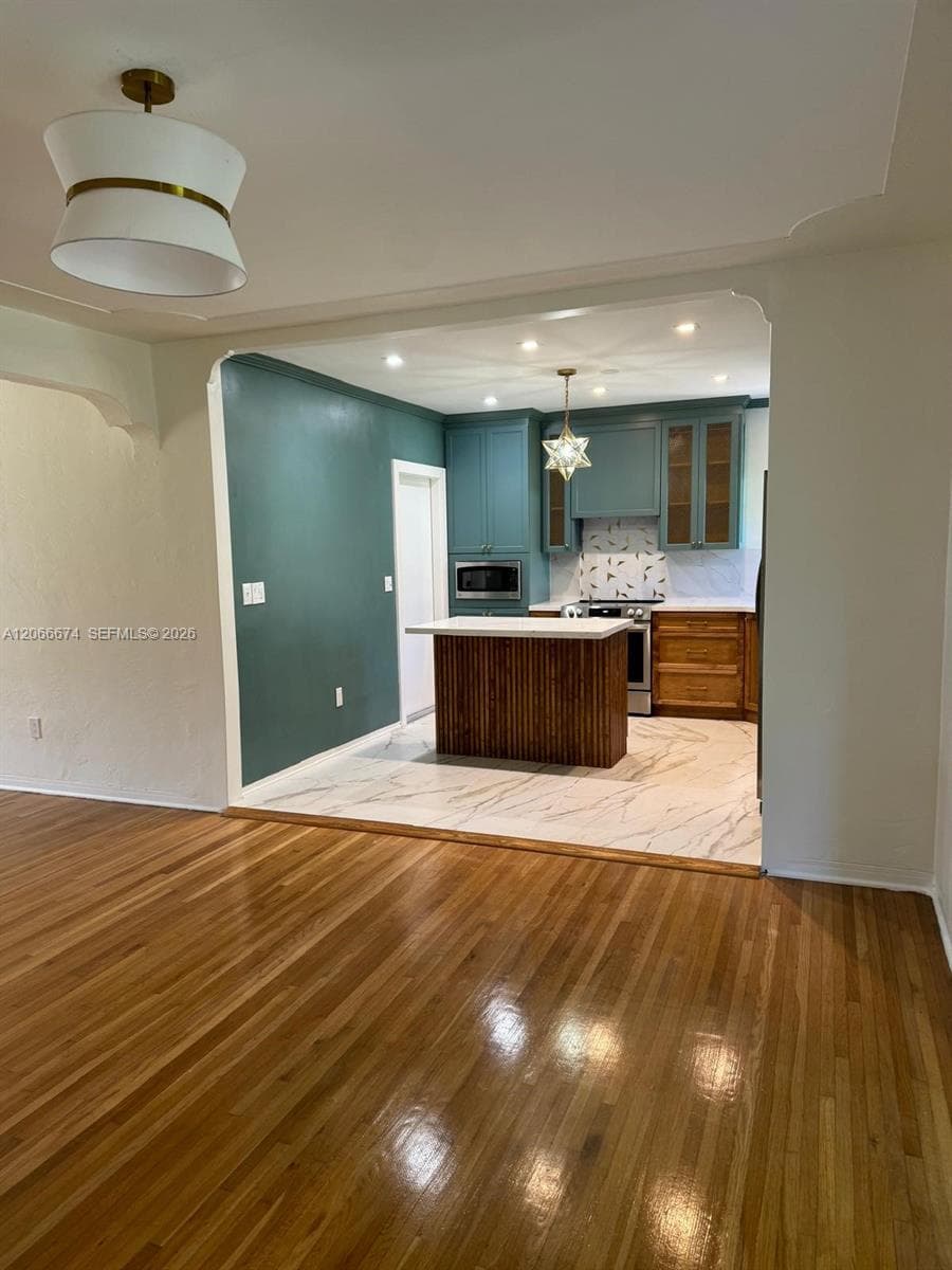 431 Candia Ave photo 18