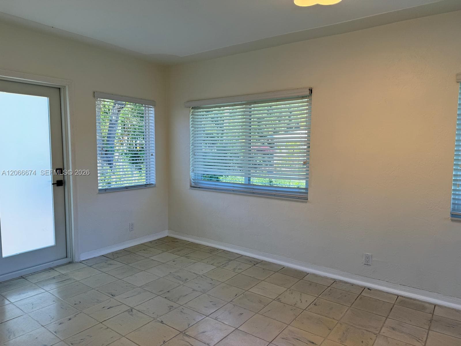 431 Candia Ave photo 31