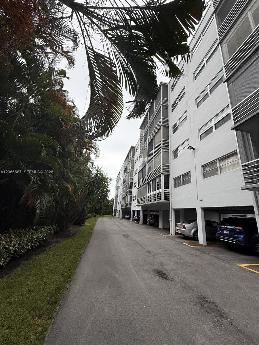 FAIRWAYS ROYAL CONDO · #206 in Hallandale Beach - Photo 2