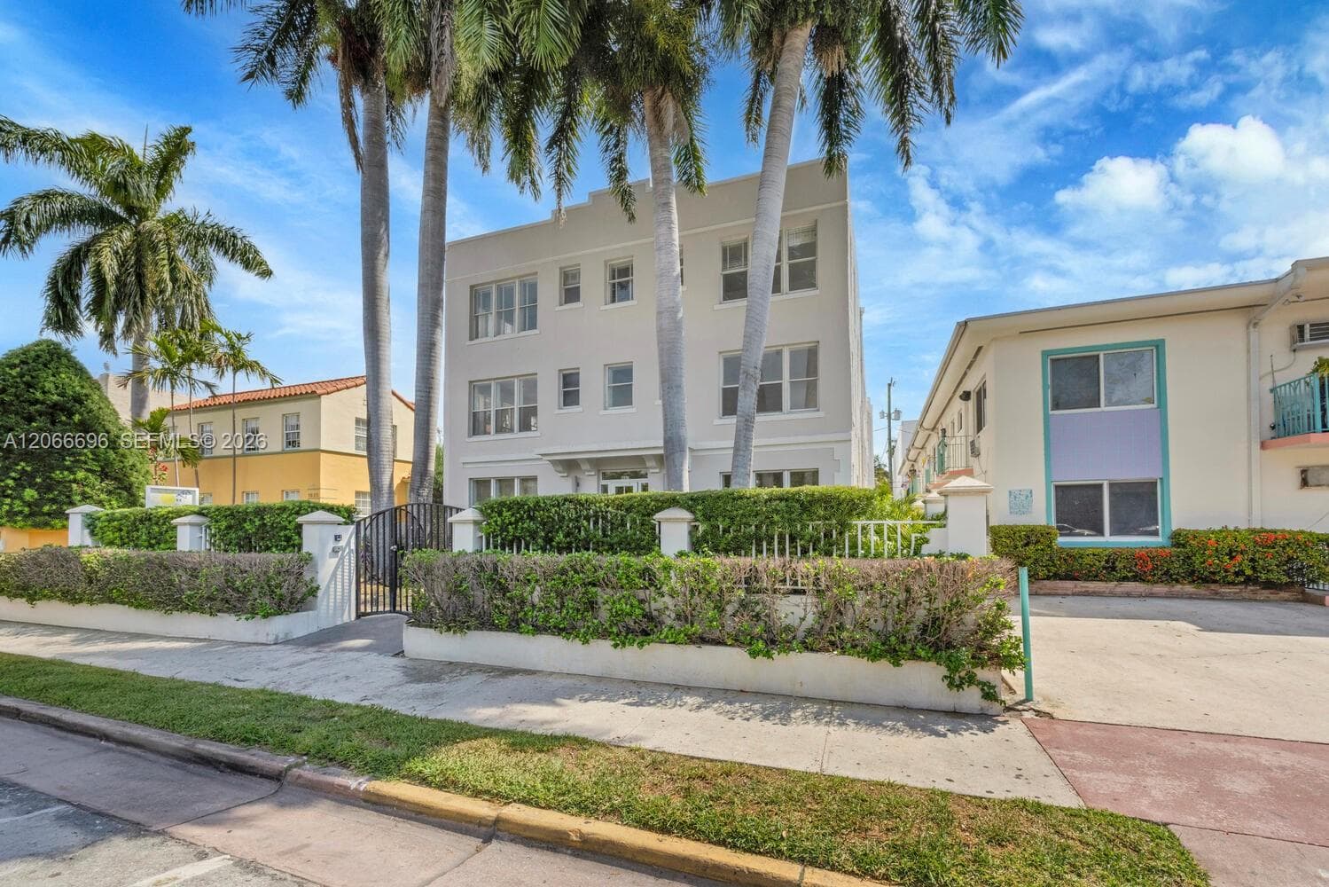 PENN PLAZA CONDO · #201 in Miami Beach - Photo 3